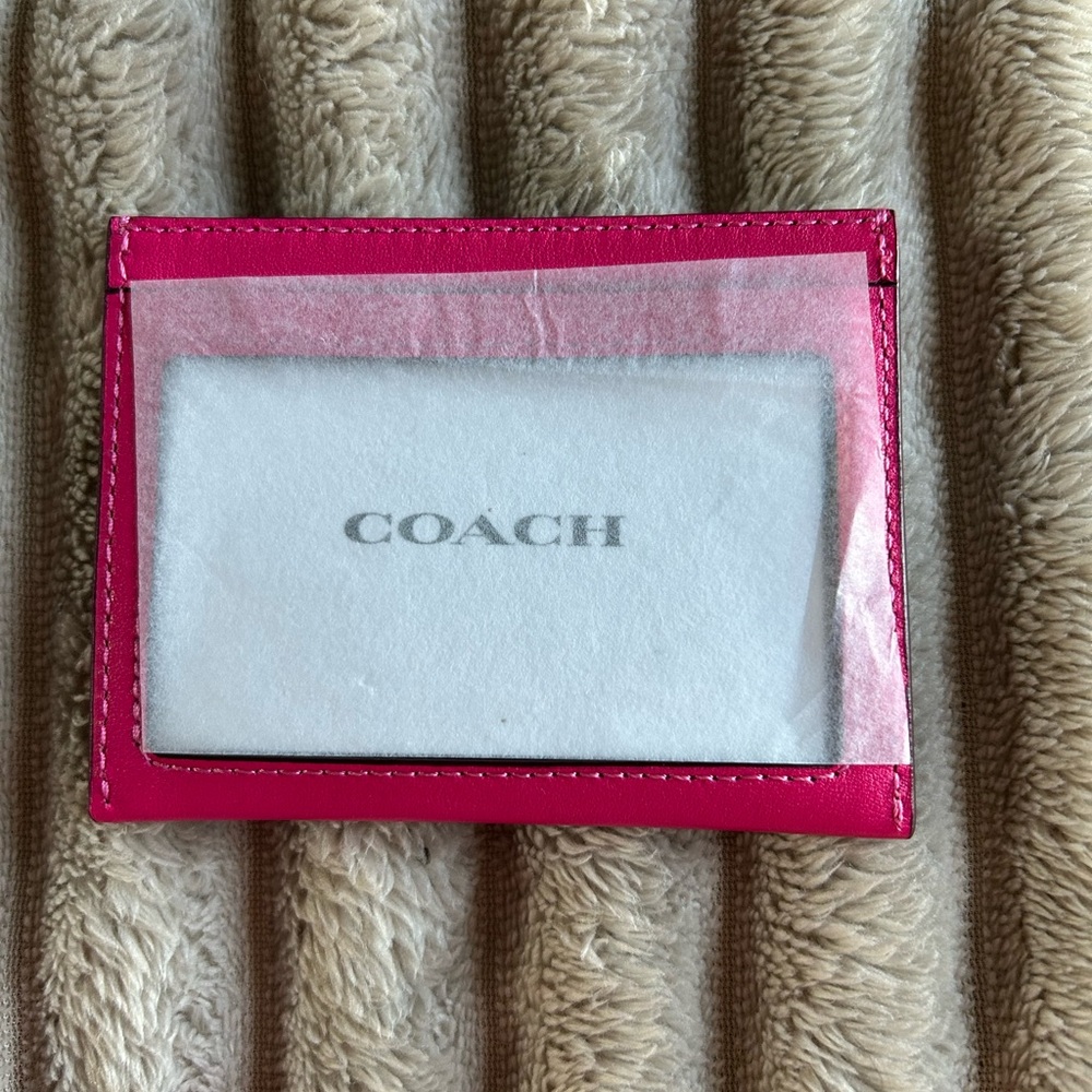 Coach Slim ID Card Case in Dragonfruit NWT - Picture 2 of 7